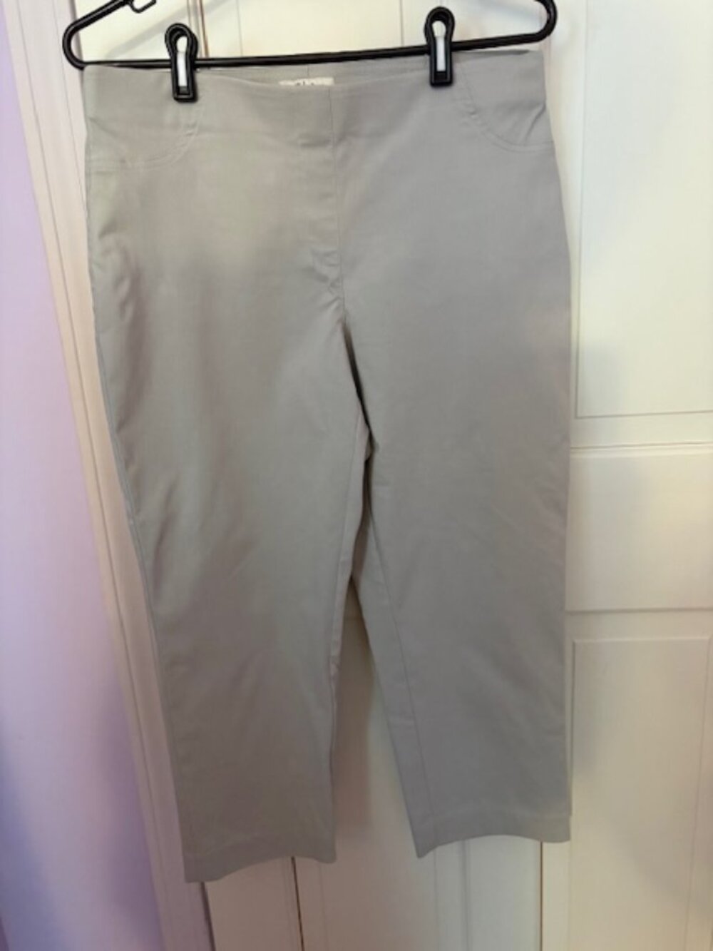 Style & Co capri Size M beige